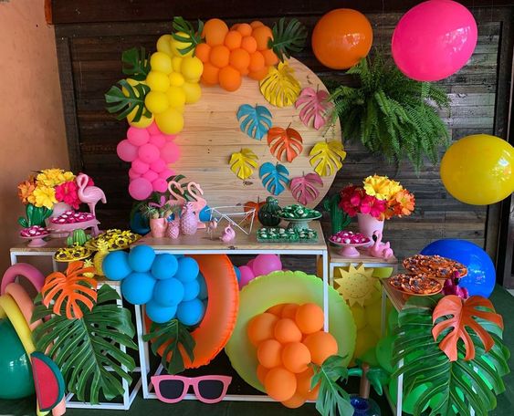 Pool party: 10 dicas para planejar uma festa infantil na piscina - Bello  Festas