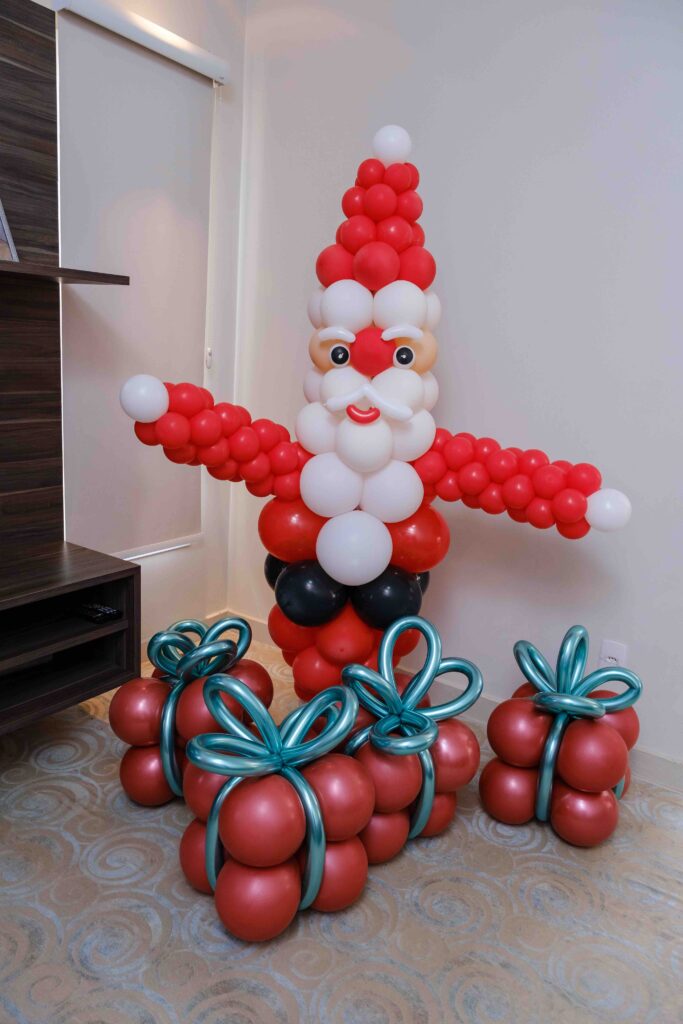 Decoração final de ano: Papai Noel de balões