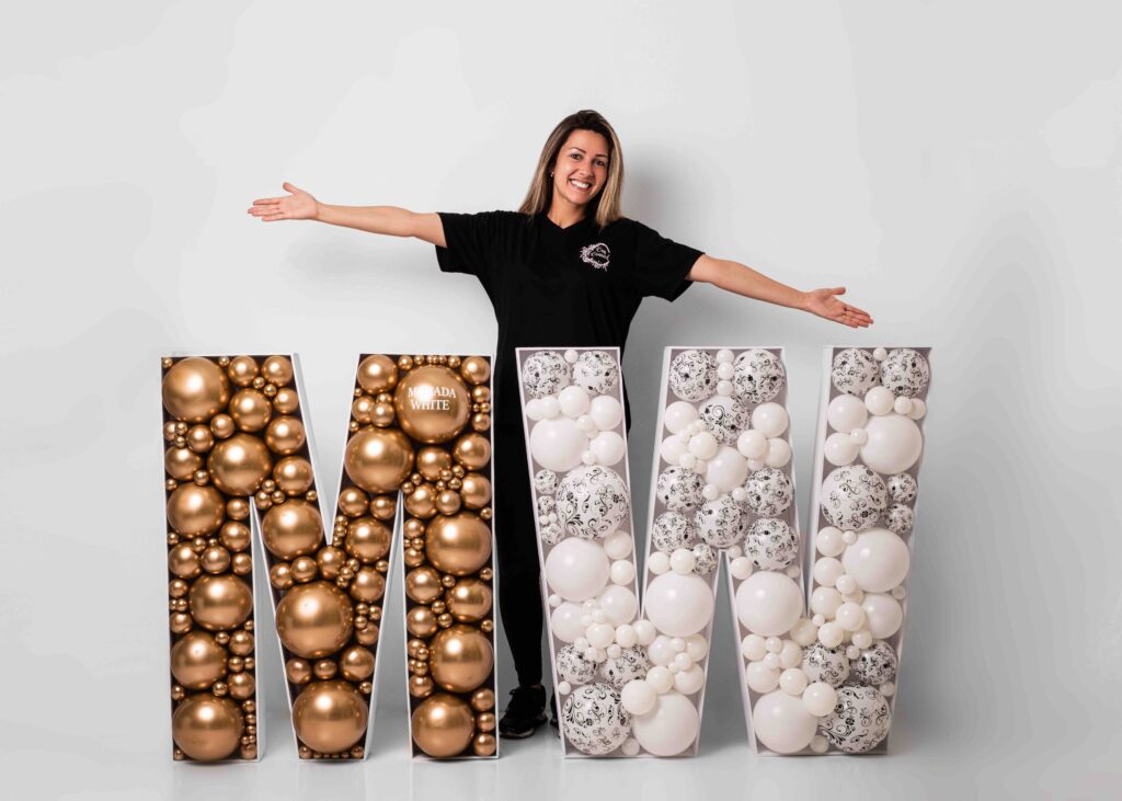 Cris Conrad é considerada a maior especialista em mosaico de balões do Brasil!