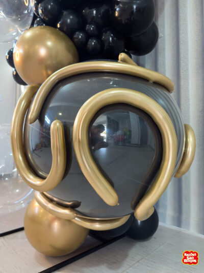 Arco Orgânico Preto & Dourado: Sofisticação em Cada Detalhe